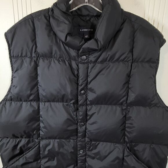 Land's End Men's Lightweight Puffer Vest - Picture 6 of 8